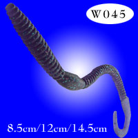 w045